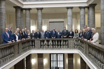 Kabinettssitzung im Bundesministerium der Verteidigung-stock-foto