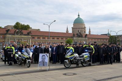 Mahnwache f?r im saarl?ndischen V?lklingen get?tete Polizist-stock-foto