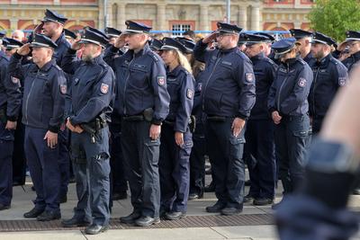 Mahnwache f?r im saarl?ndischen V?lklingen get?tete Polizist-stock-foto