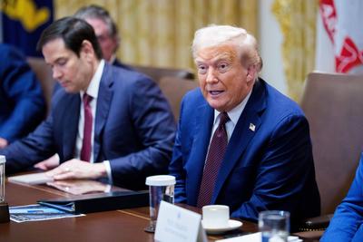President Trump Chairs a Cabinet Meeting at the White House-stock-foto