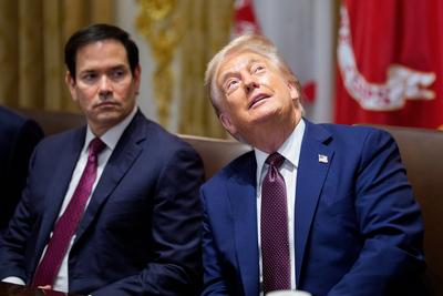 President Trump Chairs a Cabinet Meeting at the White House-stock-foto