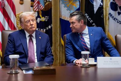 President Trump Chairs a Cabinet Meeting at the White House-stock-foto