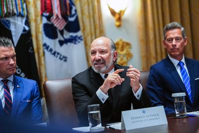 President Trump Chairs a Cabinet Meeting at the White House-stock-foto