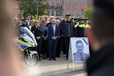 Mahnwache f?r im saarl?ndischen V?lklingen get?tete Polizist-stock-foto