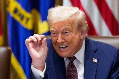 President Trump Chairs a Cabinet Meeting at the White House-stock-foto