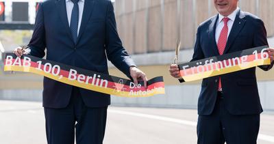 27.08.2025,Berlin,Freigabe des 16. Bauabschnitts der A100,Anschlussstelle Treptow,Patrick Schnieder ist Bundesminister f-stock-foto