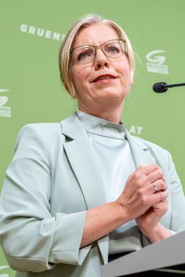 20250828 Pressekonferenz der Gruenen die Ankuendigungsweltmeisterkoalition viel reden nix liefern-stock-foto