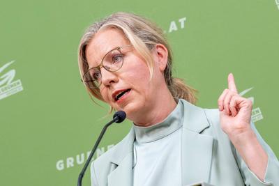 20250828 Pressekonferenz der Gruenen die Ankuendigungsweltmeisterkoalition viel reden nix liefern-stock-foto