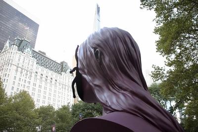 Monira Al Qadiri First Sun.-stock-foto