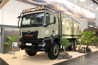 Action Mobil Global XRS 7400 Leopard 2.0 (auf Fahrgestell MAN TGS 33.510 BL 6x6), Caravan Salon D?sseldorf (29.08. - 07.-stock-foto