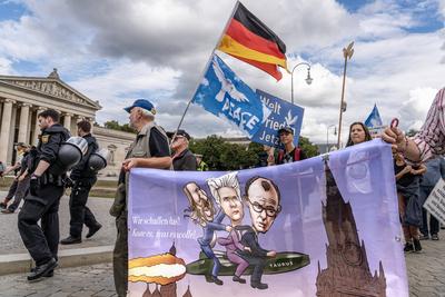 GfD Gemeinsam f?r Deutschland, rechte Sammelbewegung, Kundgebung und Demozug Thema Frieden statt Krieg, M?nchen, 30. August 2025-stock-foto