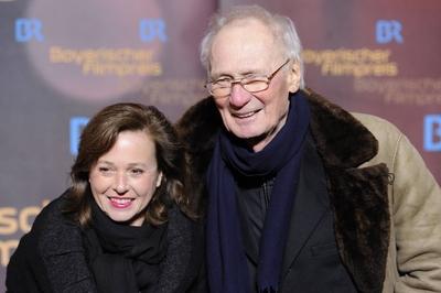 Bildnummer: 59105398  Datum: 18.01.2013  Copyright: imago/Sven SimonArthur BRAUSS,Schauspieler,mit Begleitung. Bayerischer Filmpreis 2013-Red Carpet,Roter Teppich,am 18.01.2013. Kultur Entertainment People Film x1x xub 2013 quer 59105398 Date 18 01 2013 Copyright Imago Sven Simon Arthur Brauss Actor with Accompaniment Bavarian Film Prize 2013 Red Carpet Red Carpet at 18 01 2013 Culture Entertainment Celebrities Film x1x  2013 horizontal-stock-foto
