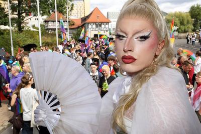 CHRISTOPHER STREET DAY 2025 - Suhl - Am Samstag, dem 30. August 2025 fand der erste CSD in der th?ringischen Kleinstadt-stock-foto