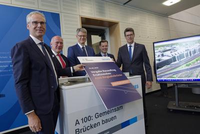 Zuschlag f?r Neubau Ringbahnbr?cke erteilt-stock-foto