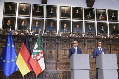 Pressekonferenz Bundeskanzler Merz und Hendrik Wuest in Muenster-stock-foto