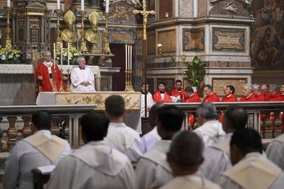 ITALY - POPE LEO XIV   PRESIDES OVER THE OPENING MASS FOR THE ELECTION OF THE NEW PRIOR GENERAL OF THE RELIGIOUS FAMILY IN THE BASILICA OF ST AUGUSRINE IN CAMPO MARZIO , ROME - 2025/9/1-stock-foto