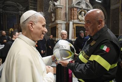 ITALY - POPE LEO XIV   PRESIDES OVER THE OPENING MASS FOR THE ELECTION OF THE NEW PRIOR GENERAL OF THE RELIGIOUS FAMILY IN THE BASILICA OF ST AUGUSRINE IN CAMPO MARZIO , ROME - 2025/9/1-stock-foto