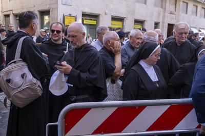 ITALY - POPE LEO XIV   PRESIDES OVER THE OPENING MASS FOR THE ELECTION OF THE NEW PRIOR GENERAL OF THE RELIGIOUS FAMILY IN THE BASILICA OF ST AUGUSRINE IN CAMPO MARZIO , ROME - 2025/9/1-stock-foto