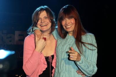 KatjaEbstein praesentiert neue CD Berlin Katja Ebstein mit Pe Werner nach dem Konzert ihrer neuen-stock-foto