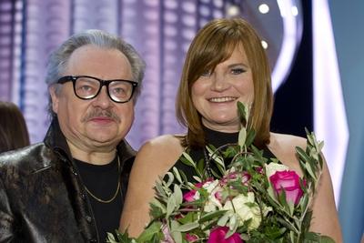 Bildnummer: 57438954  Datum: 25.02.2012  Copyright: imago/Sven SimonHeinz Rudolf KUNZE, Musiker, S?nger, Pe WERNER, S?ngerin, Willkommen bei Carmen Nebel , ZDF, am 25.02.2012 aus Bremen,  People Entertainment Kultur Musik Pressetermin Shooting xdp x1x 2012 quer Willkommen bei Carmen Nebel Fernsehen Fernsehshow TV-Show Unterhaltung Unterhaltungssendung Musiksendung ZDF Zweites Deutsches Fernsehen Show TV Television Hauptabendprogramm Musikshow S?nger S?ngerin Musik Schlager 57438954 Date 25 02 2012 Copyright Imago Sven Simon Heinz Rudolf Kunze Musician Singer PE Werner Singer Welcome at Carmen Fog ZDF at 25 02 2012 out Bremen Celebrities Entertainment Culture Music Press call Shooting XDP x1x 2012 horizontal Welcome at Carmen Fog Television TV TV Show Entertainment Entertainment programme Music programme ZDF Second German Television Show TV Television  Music show Singer Singer Music Schlager-stock-foto