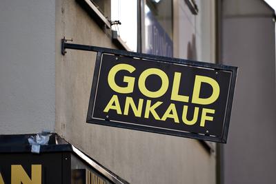 Stuttgart, Baden-W?rttemberg, Germany - January 23, 2025: A sign with the inscription: Gold Ankauf, indicates a store th-stock-foto