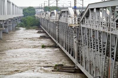 Delhi On Alert as Yamuna Water Level Crosses Danger Mark-stock-foto
