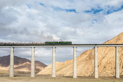 qinghai-tibet railway closeup qinghai-tibet railway closeup, train on railroad bridge, China Copyright: xZoonar.com/zhan-stock-foto