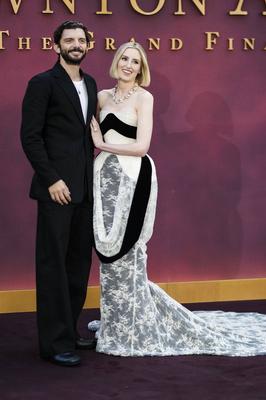 Michael C. Fox, Laura Carmichael-stock-foto