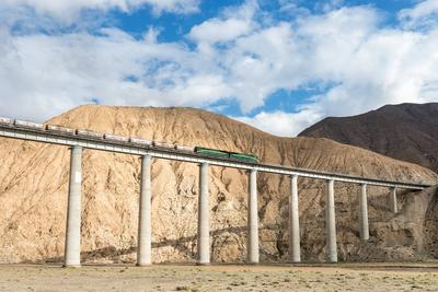 qinghai-tibet railway of china the train runs on the qinghai-tibet railway bridge, China Copyright: xZoonar.com/zhangxzh-stock-foto