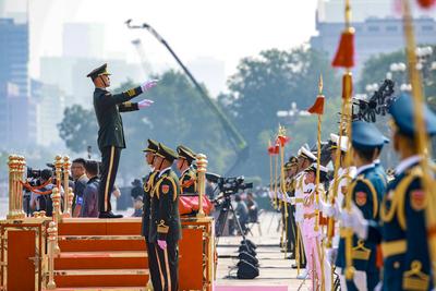 BEIJING, CHINA - SEPTEMBER 03: Members of the joint military band of the Chinese People s Liberation Army (PLA) perform-stock-foto