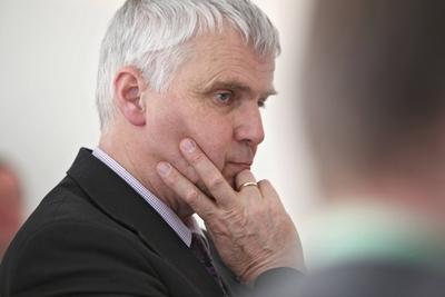 Bildnummer: 59814610  Datum: 27.02.2010  Copyright: imago/epdDer bayerische evangelische Landesbischof Johannes Friedrich nach einer Sitzung des EKD-Rates in der Evangelischen Akademie Tutzing (Bayern) am Samstag (27.2.2010). Nach dem R?cktritt von Margot K??mann als EKD-Ratsvorsitzende werde die EKD weiter f?r Frieden und eine gerechte Sozialpolitik eintreten, so der amtierende Ratsvorsitzende der Evangelischen Kirche in Deutschland (EKD), der rheinische Praeses Nikolaus Schneider. Er werde die Arbeit seiner Vorg?nger Wolfgang Huber und Margot K?ssmann zielstrebig fortsetzen und sie zugleich mit eigenen Akzenten versehen . (Siehe epd-Meldung vom 27.2.2010) DER ABDRUCK DES EPD-FOTOS IST HONORARPFLICHTIG! Der bayerische evangelische Landesbischof Johannes Friedrich xas x0x 2010 quer Religionen Evangelische_Kirche Personen 59814610 Date 27 02 2010 Copyright Imago epd the Bayerische Protestant Bishop John Friedrich after a Meeting the EKD Council in the Protestant Academy Tutzing Bavaria at Saturday 27 2 2010 after the Resignation from Margot K??mann as EKD Board Chairman will the EKD further for Peace and a fair Social policy occur as the acting Board Chairman the Protestant Church in Germany EKD the Rheinische  Nikolaus Schneider he will the Work his Predecessors Wolfgang Huber and Margot K??mann purposeful continue and Them at the same time with own Accents versehen See epd Message of 27 2 2010 the Imprint the epd Photos is  the Bayerische Protestant Bishop John Friedrich  x0x 2010 horizontal Religions  People-stock-foto