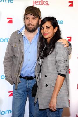Christian Ulmen mit Ehefrau Collien Ulmen Fernandes bei der Serienpremiere der 2 Staffel von jerks-stock-foto