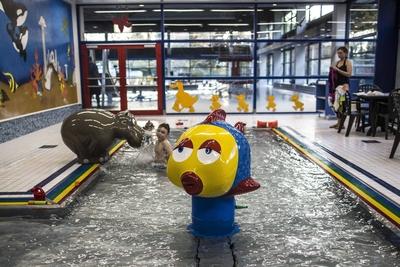 Presserundgang zu Sanierung Hallenbad Kostheim Mainz Kostheim Bild x von 9 Mainz Kostheim f?r LO-stock-foto