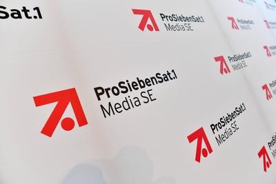 allgemein Randmotiv Schriftzug Emblem Pressekonferenz ProSiebenSat 1 Media SE am 07 03 2019 ***-stock-foto