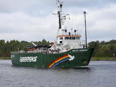 News Bilder des Tages cntv Das Greenpeace Schiff Artic Sunrise faehrt im Nord Ostsee Kanal 04.09.2025 Die Arctic Sunrise ist ein seit 1995 von der politischen Non-Profit-Organisation Greenpeace eingesetztes Schiff Schleswig-Holstein Deutschland *** cntv The Greenpeace ship Artic Sunrise sails in the North Baltic Sea Channel 04 09 2025 The Arctic Sunrise is a ship used by the political non-profit organization Greenpeace Schleswig Holstein Germany since 1995-stock-foto