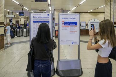 Industrial Action Begins on the Tube-stock-foto