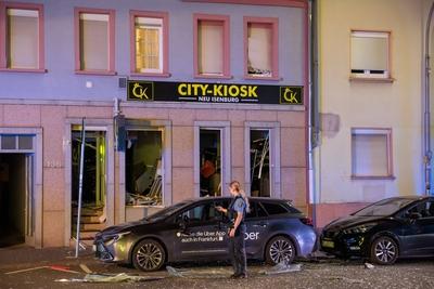 Explosion in Kiosk ? Polizei ermittelte wegen Anschlag-stock-foto