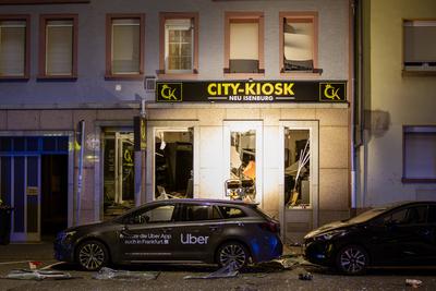 Explosion in Kiosk ? Polizei ermittelte wegen Anschlag-stock-foto