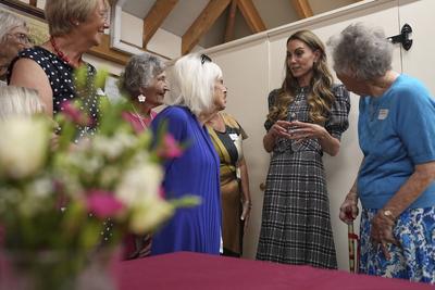 Prince William & Kate Middleton in Sunningdale-stock-foto