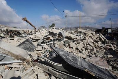 A view of the Palestinian fruit and vegetable market after Israeli bulldozers destroyed the market in the West Bank village of Beita-stock-foto