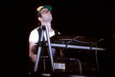 Musiker Manfred Mann (RSA/Manfred Mann s Earth Band) am Keyboard w?hrend eines Konzerts auf der Loreley Freilichtb?hne-stock-foto