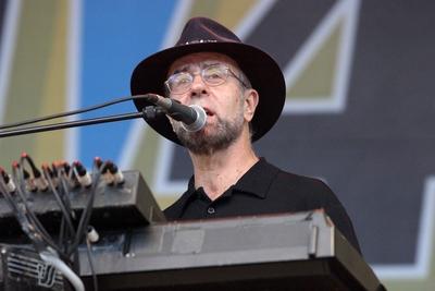 Manfred Mann (RSA/Manfred Mann s Earth Band) anl?sslich des - Berliner Rundfunk 91!4 Open Air 2004 - in der Kindl-B?hne-stock-foto