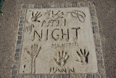 Handabdruck von Musiker Manfred Mann (RSA/Manfred Manns Earth Band) auf dem - Munich Walk of Stars - in M?nchen-stock-foto
