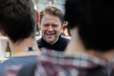 10.03.2024. D?sseldorf. Comedian Max Giermann pr?sentiert als Gastwinzer auf der ProWein 2024 seine eigens mitentwickelt-stock-foto