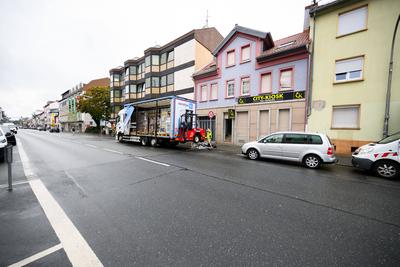 Explosion zerst?rt City-Kiosk-stock-foto