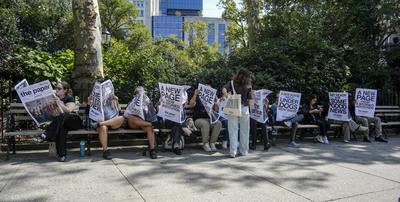 Brand activation of Peacock?s ?The Paper?-stock-foto