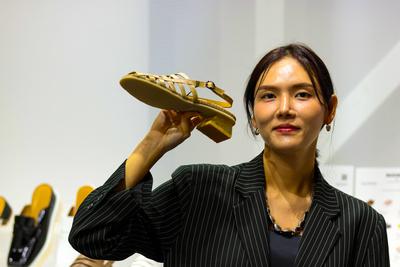 Micam 2025 new stylists' stands-stock-foto