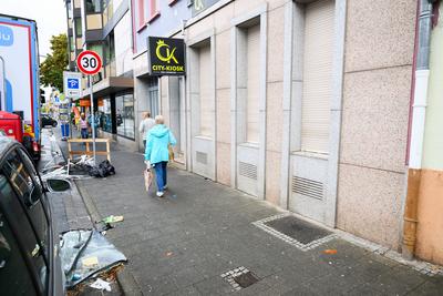 Explosion zerst?rt City-Kiosk-stock-foto