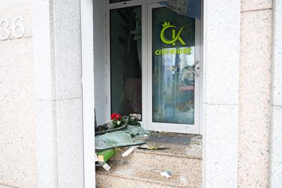 Explosion zerst?rt City-Kiosk-stock-foto