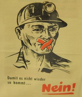 Eine Ausstellung in der Sparkasse Saarbr?cken ist am Mittwoch 14 10 2015 dem Saar Referendum von 1-stock-foto